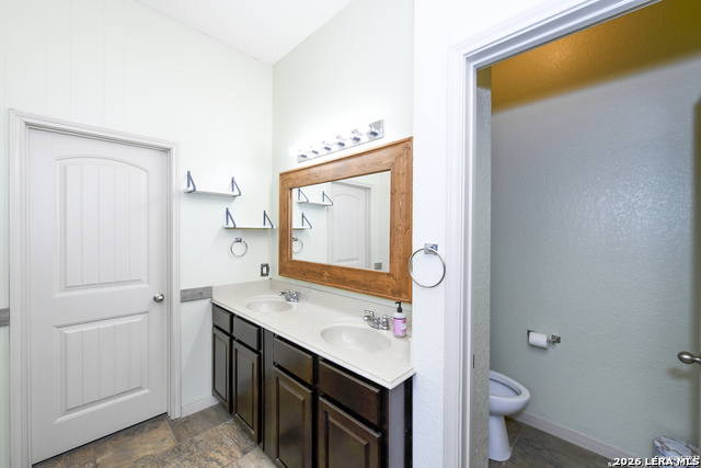 842 Wall Property Photo 10