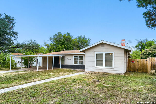 8106 Windlake Dr. Property Photo 2