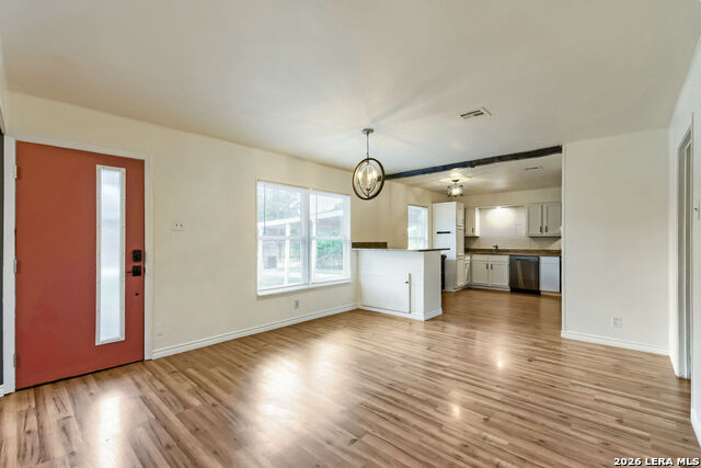 8106 Windlake Dr. Property Photo 8