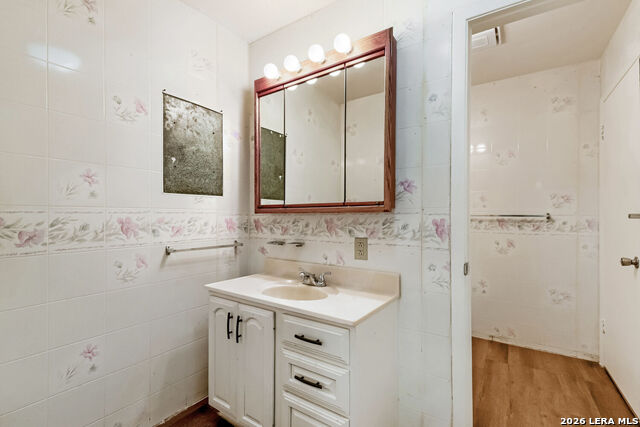 8106 Windlake Dr. Property Photo 22
