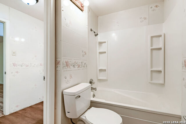 8106 Windlake Dr. Property Photo 23