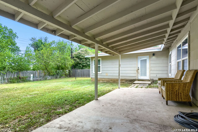 8106 Windlake Dr. Property Photo 24