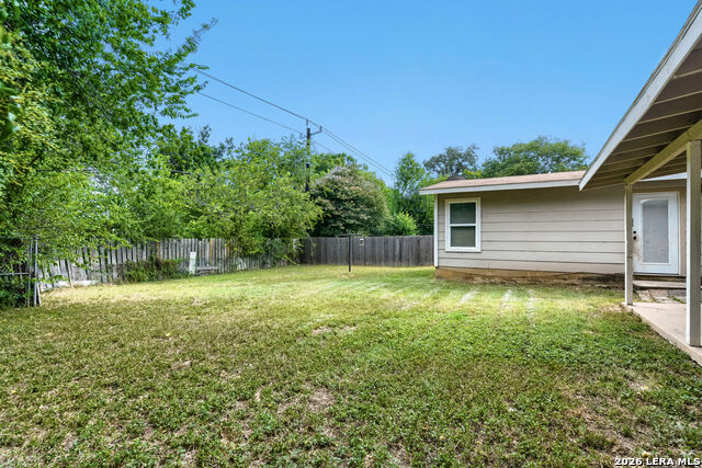 8106 Windlake Dr. Property Photo 25
