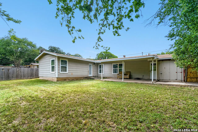 8106 Windlake Dr. Property Photo 26