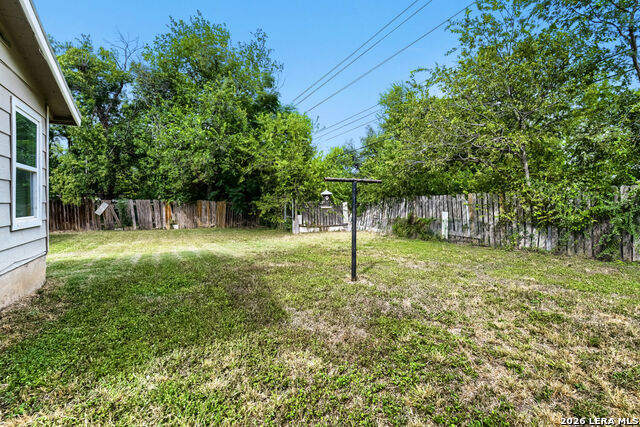 8106 Windlake Dr. Property Photo 28