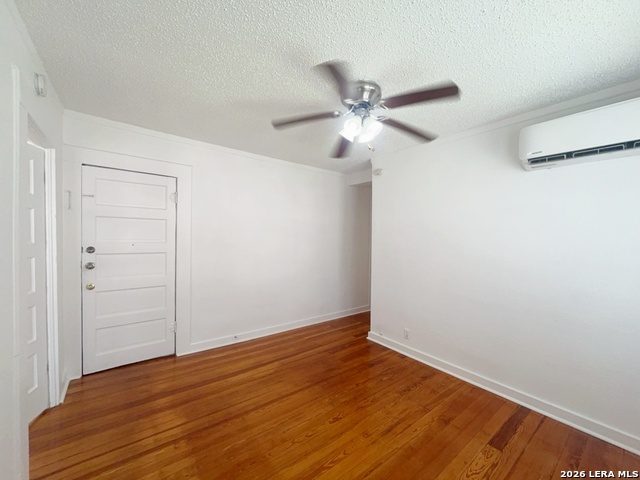 827 Steves Ave Property Photo 8