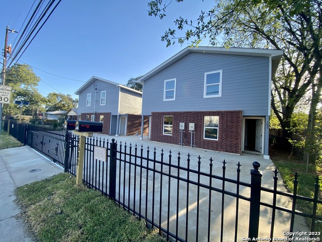 1632 S Hamilton St Property Photo 2