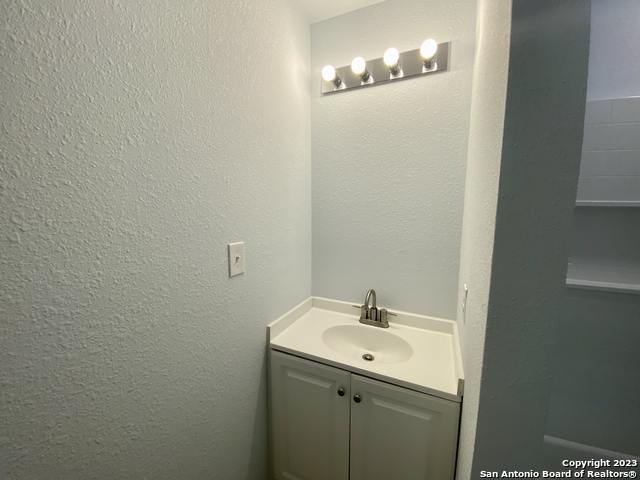 1632 S Hamilton St Property Photo 7