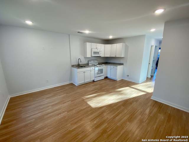 1632 S Hamilton St Property Photo 8