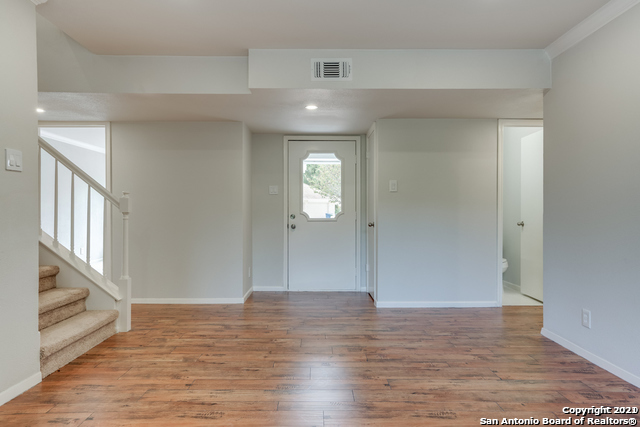 1117 White Pine Property Photo 3