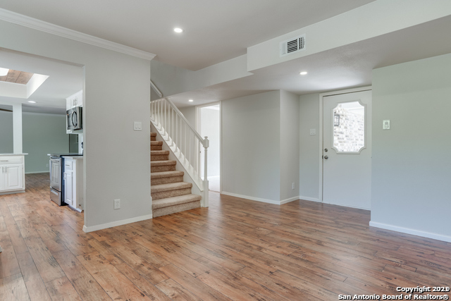 1117 White Pine Property Photo 4