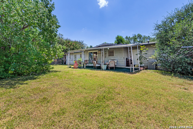 319 Redcliff Dr Property Photo 17