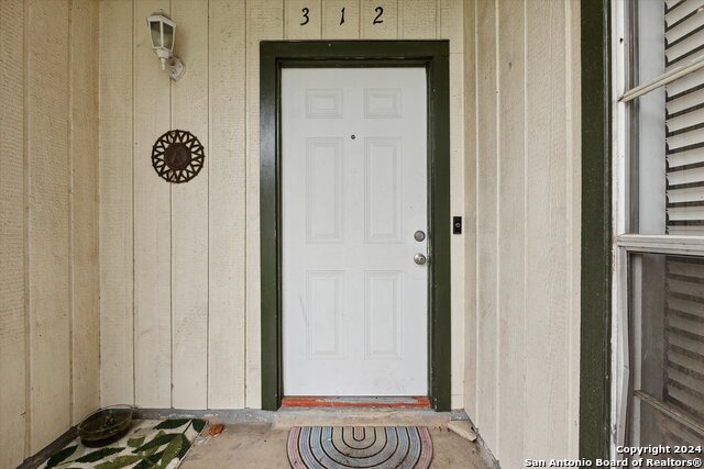 312 Lori Lynn Dr Property Photo 4