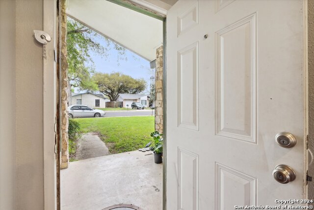 312 Lori Lynn Dr Property Photo 5