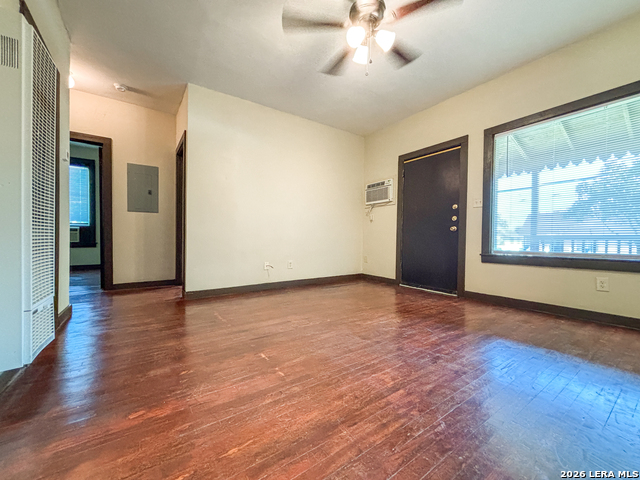 124 S Krueger Ave Property Photo 3