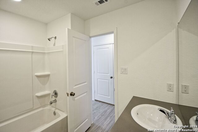 738 Tulsa Trl Property Photo 5