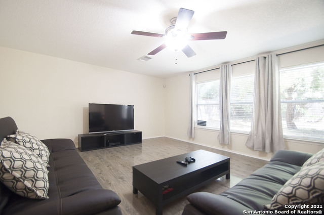 10106 Cedarcliff Property Photo 3