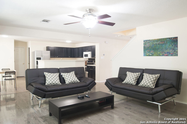10106 Cedarcliff Property Photo 4