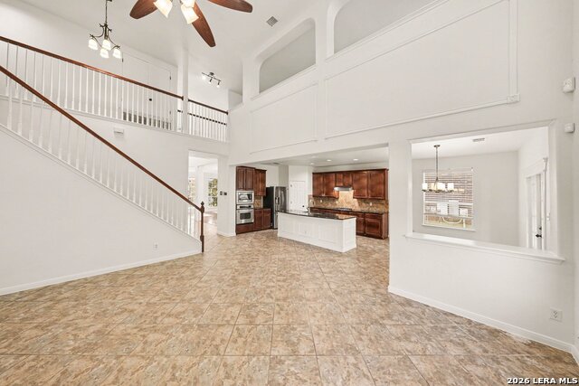 623 Midway Crst Property Photo 2