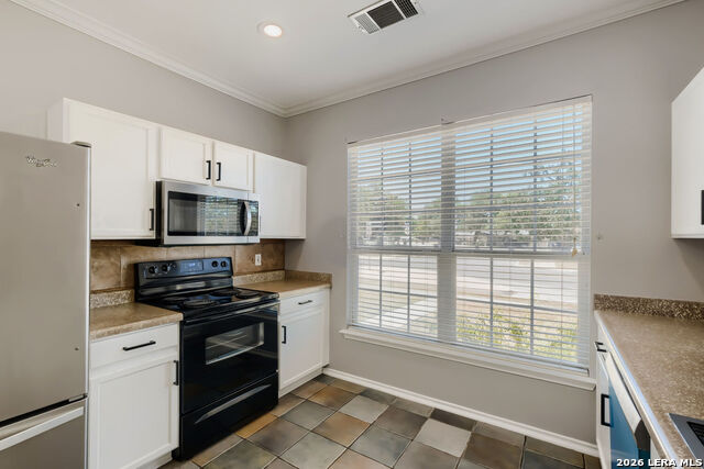 5635 Midcrown Dr Property Photo 8
