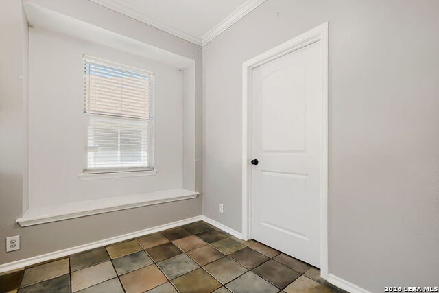 5635 Midcrown Dr Property Photo 11
