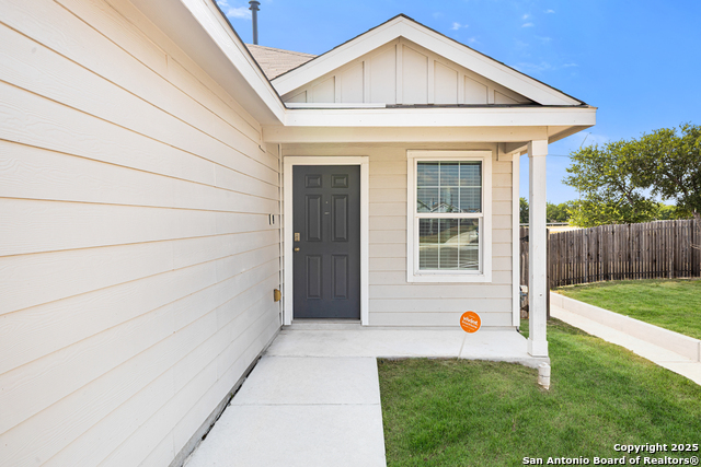 7207 Lincoln Trace Property Photo 2