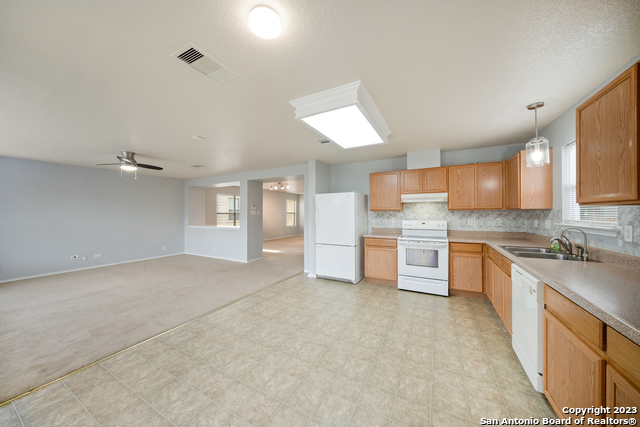 2527 Butterfly Bay Property Photo 13