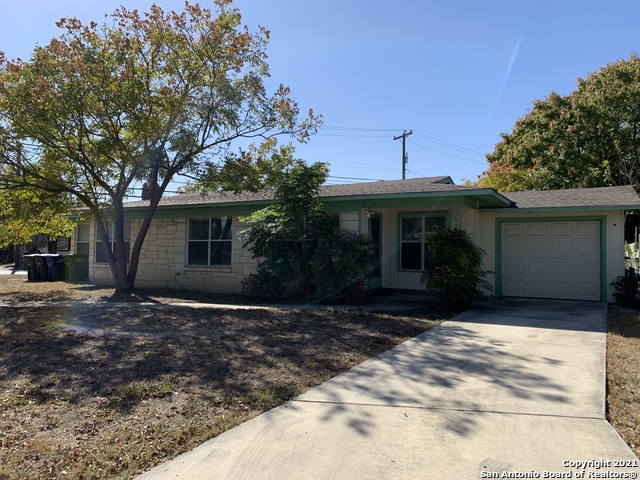 111 Laddie Pl Property Photo 1