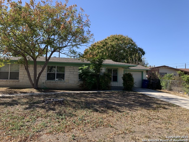 111 Laddie Pl Property Photo 2