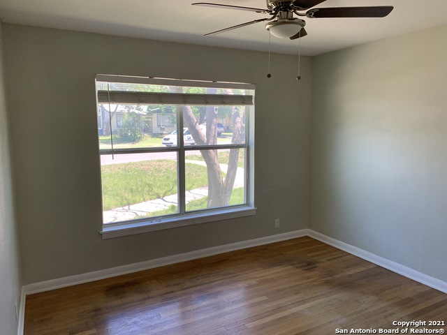 111 Laddie Pl Property Photo 11