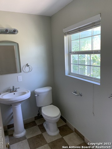 111 Laddie Pl Property Photo 16