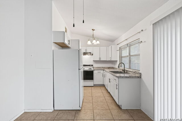 7713 Narrow Pass Property Photo 10
