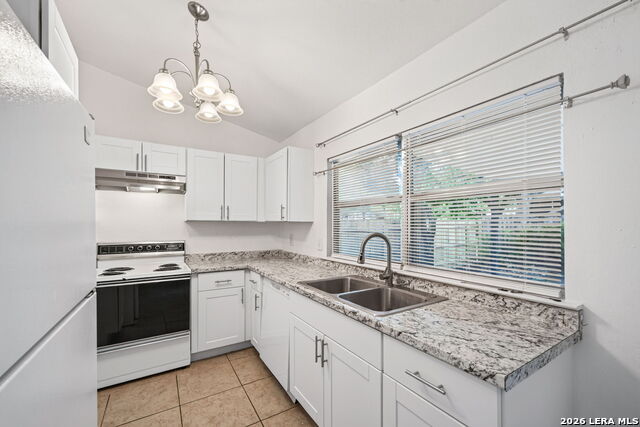 7713 Narrow Pass Property Photo 11