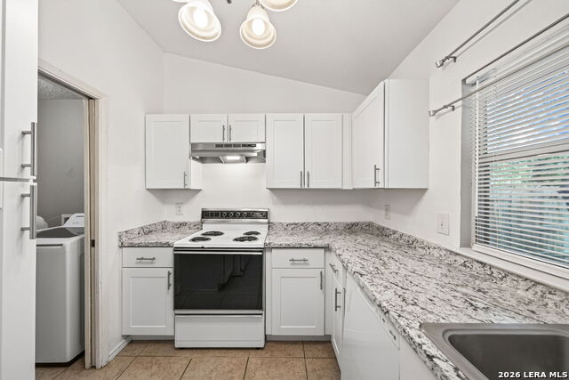 7713 Narrow Pass Property Photo 12