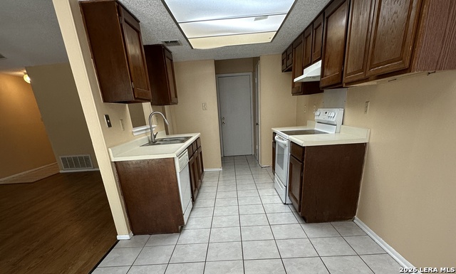 4623 Misty Run Property Photo 5