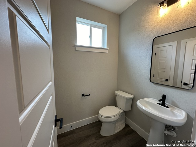 1618 W Lawndale Dr Property Photo 9