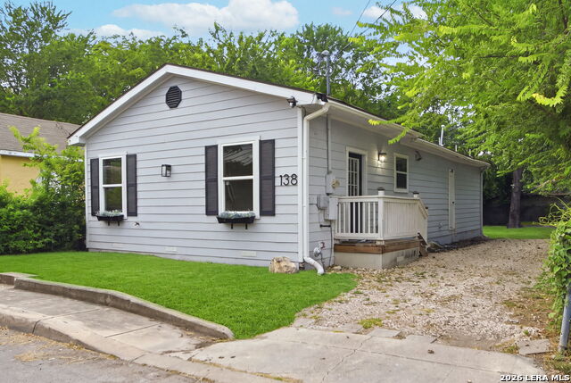 138 Hess St Property Photo 1