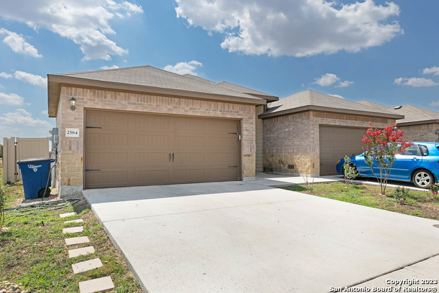2584 Pahmeyer Rd Property Photo 1