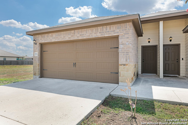 2584 Pahmeyer Rd Property Photo 3
