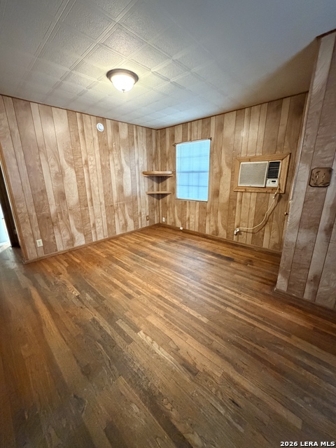 173 W Dickson Ave Property Photo 3