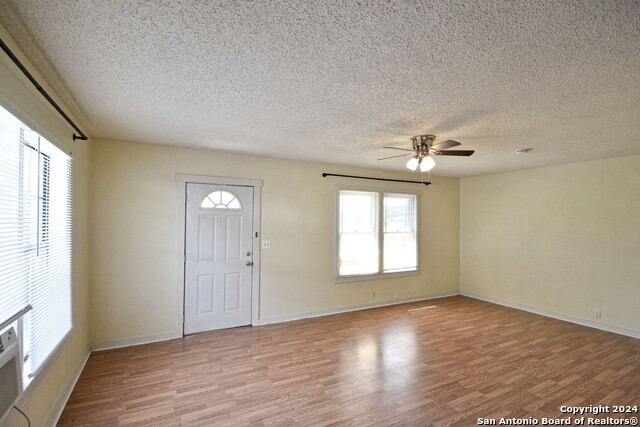 823 Serna Dr Property Photo 8