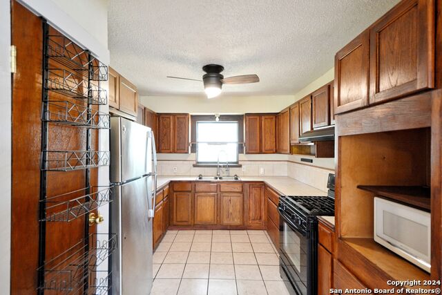 823 Serna Dr Property Photo 9