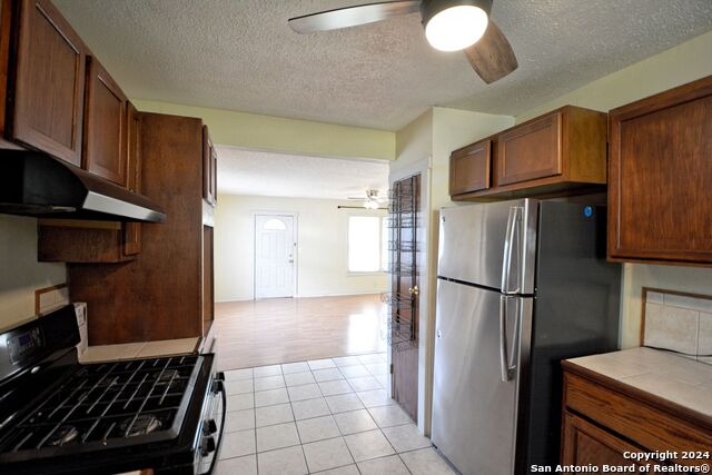 823 Serna Dr Property Photo 11