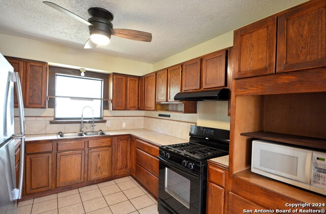 823 Serna Dr Property Photo 12