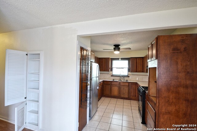 823 Serna Dr Property Photo 13