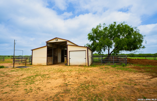 366 County Road 2543 Property Photo 9