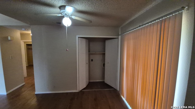 5201 Meadow Field Property Photo 6