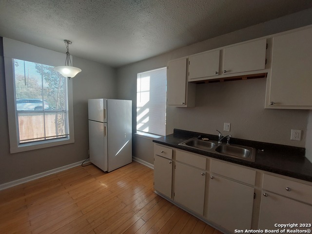 455 Eleanor Ave Property Photo 6
