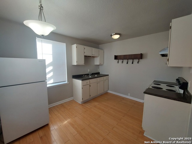 455 Eleanor Ave Property Photo 7