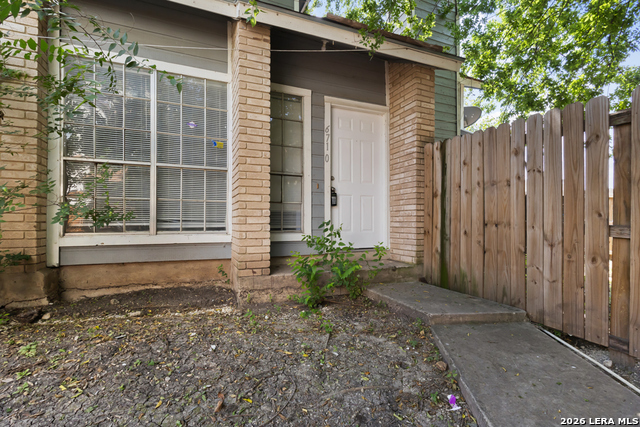 6710 Windsor Holw Property Photo 3
